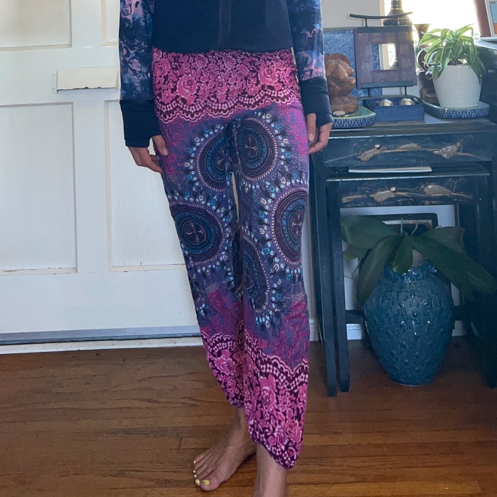 Patterned yogi pants - Picture 3 of 3